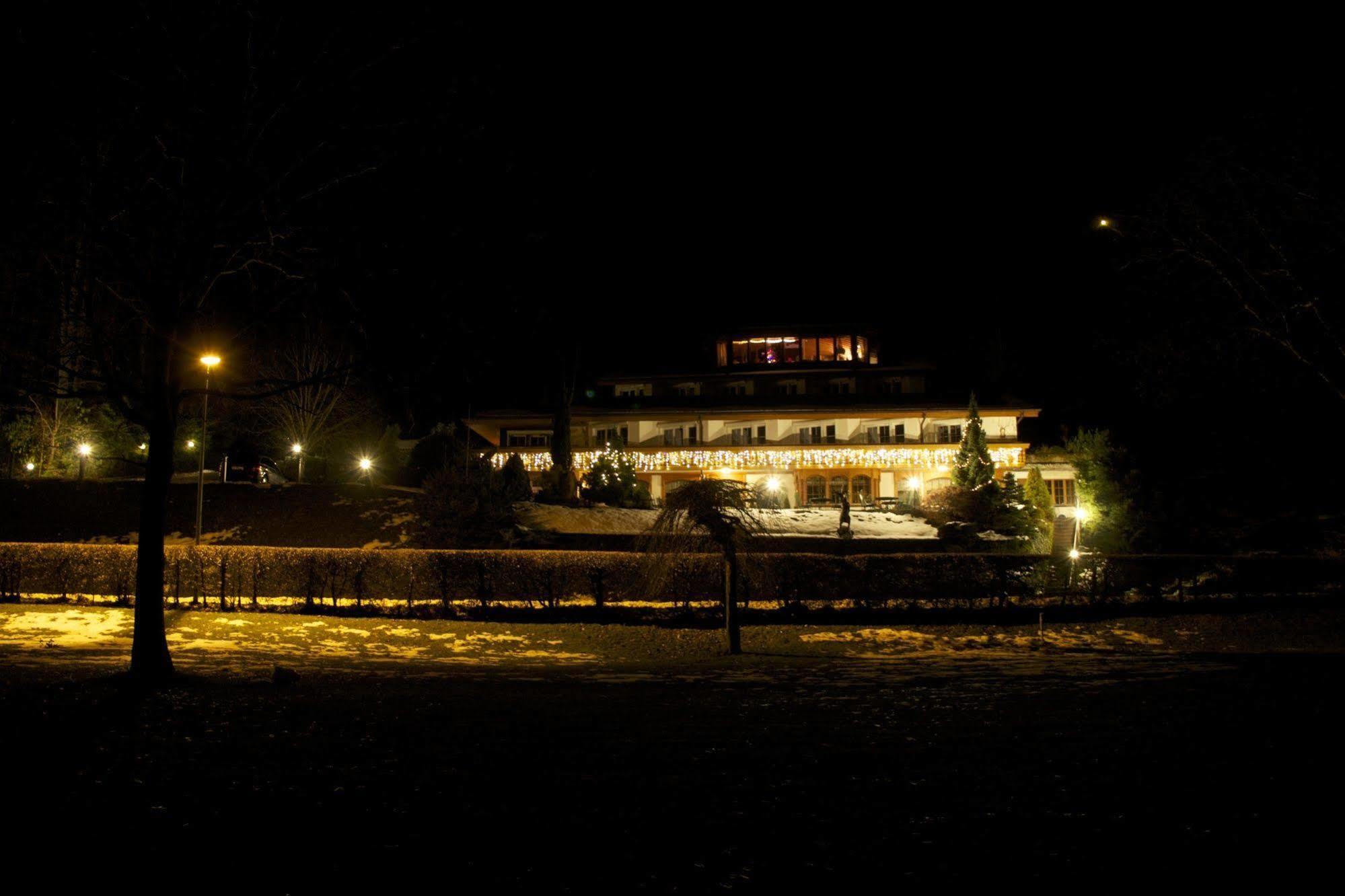 Seehotel Boutique Jaegerhof-Hubertus Faulensee Exterior foto